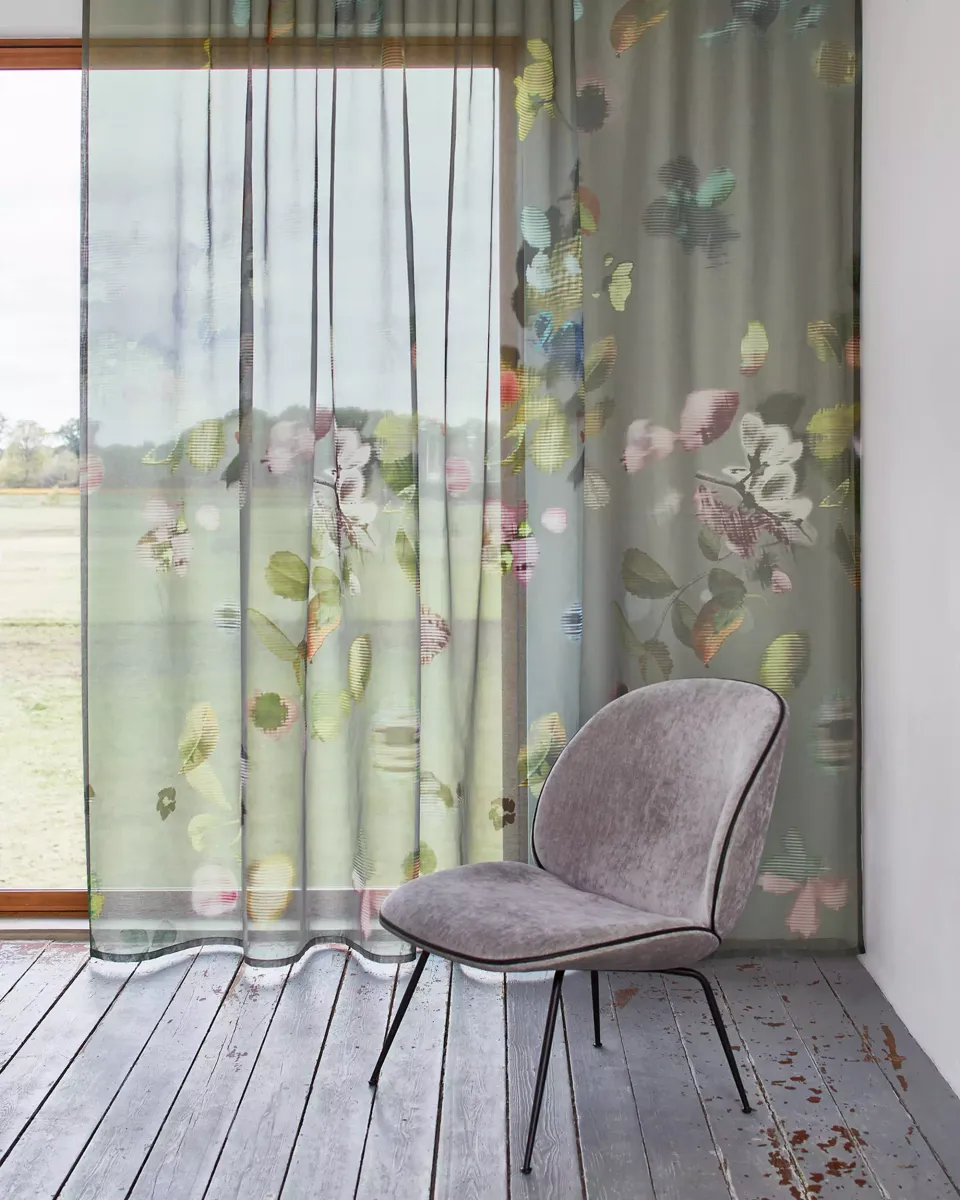 acousticpearls-faletta-voilage-fleuri-trevira-feuilles-moderne image 1