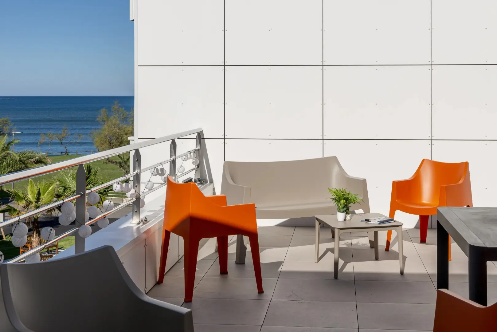 dlm-cr-ations-scocco-1br-chaise-technopolym-re-empilable image 2