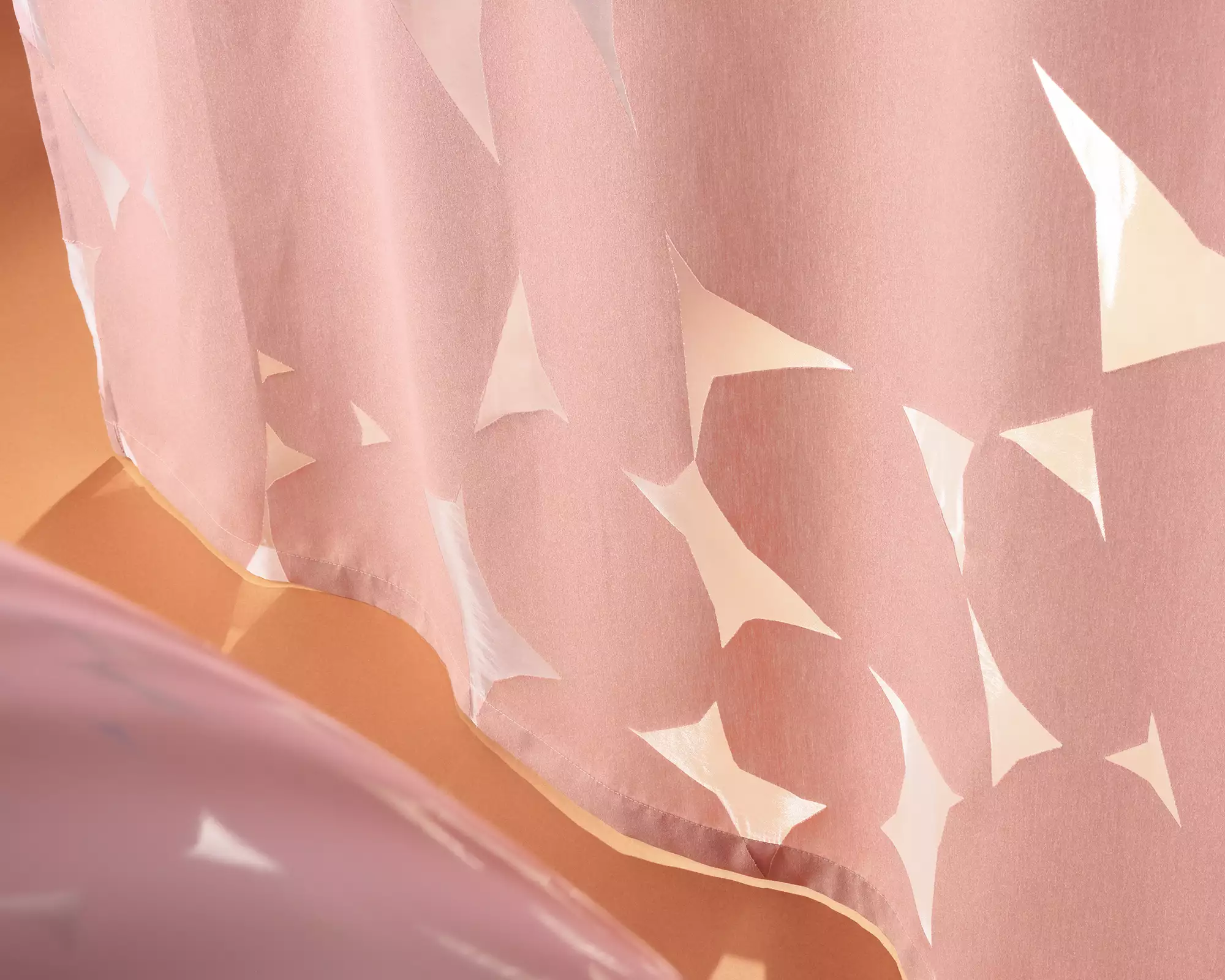 acousticpearls-piero-tissu-rideau-semi-transparent-pierres image 2