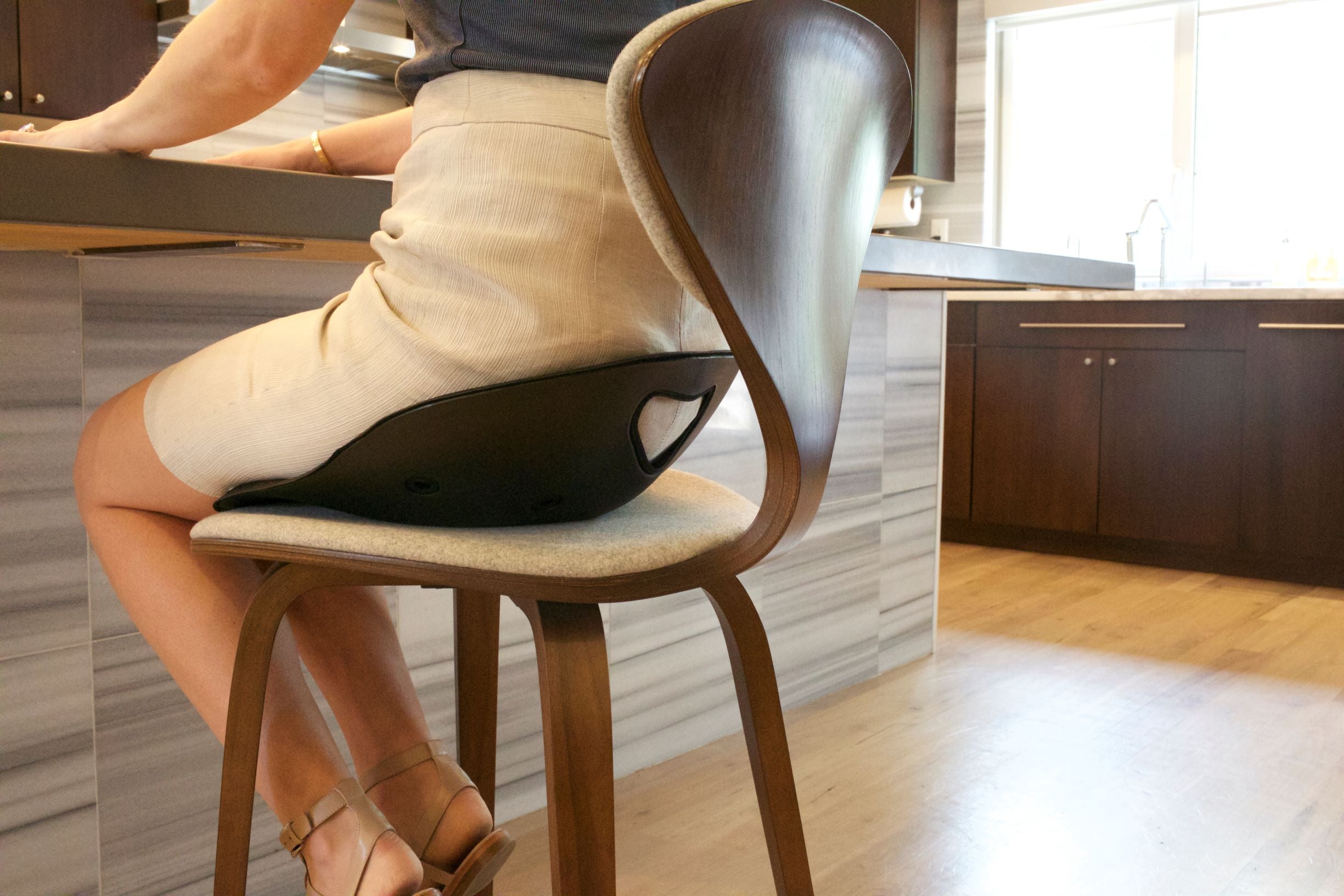 back-joy-sitsmart-core-1-0-coussin-d-assise-bordeaux image 4