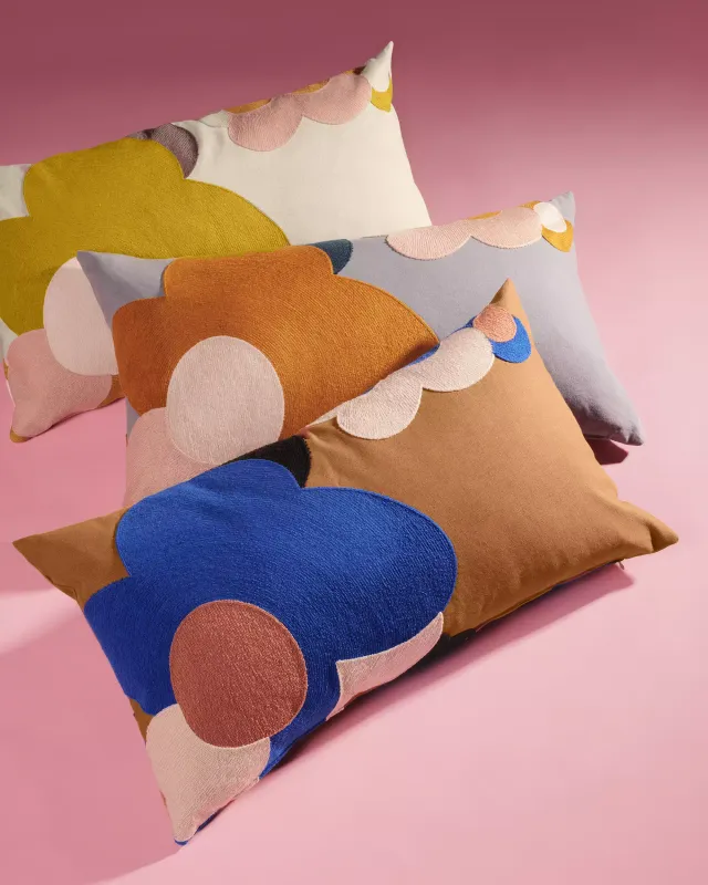 acousticpearls-accessoires-cushion-joy-coussin-floral-brod image 1
