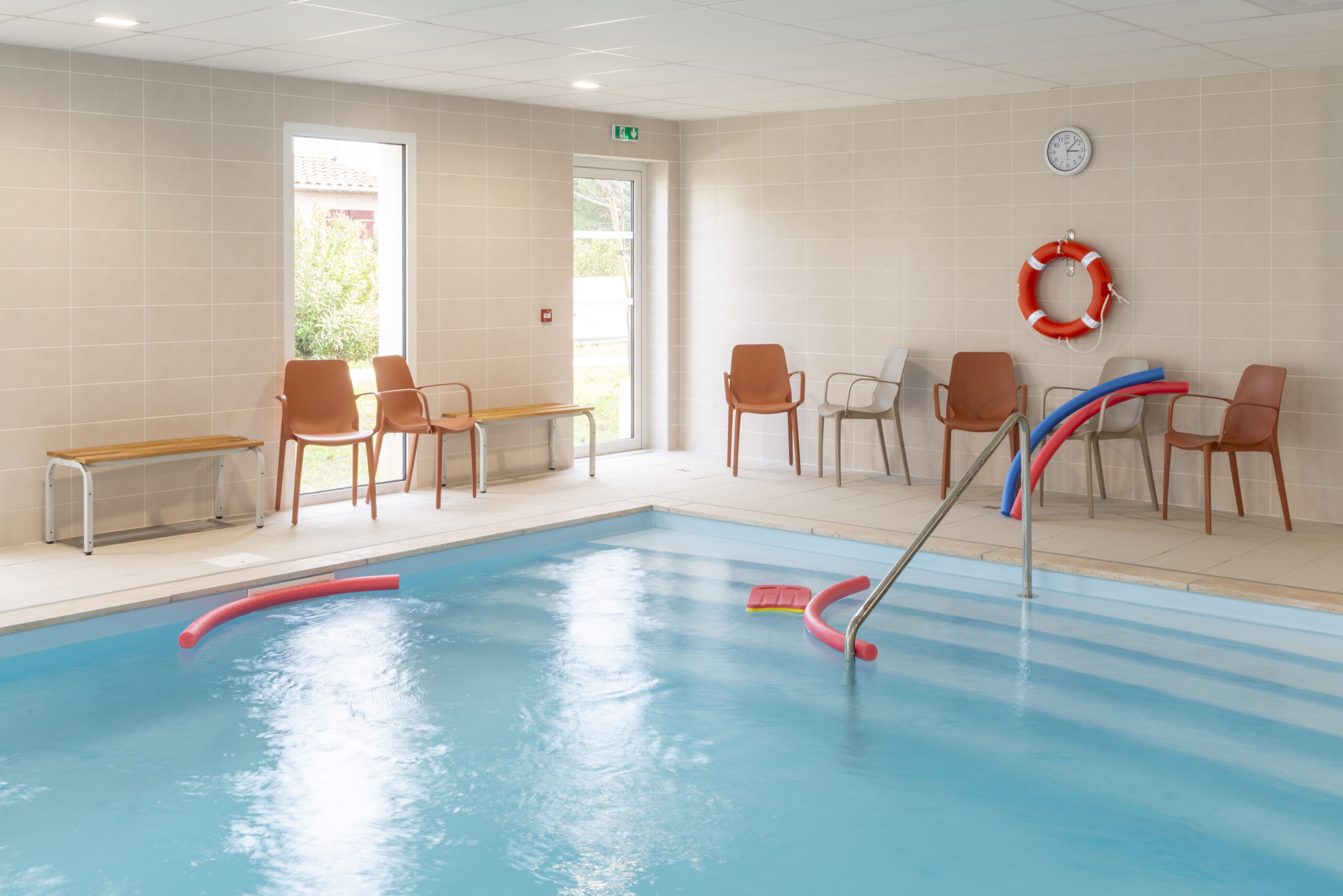 dlm-cr-ations-scinevra-1br-chaise-empilable-polypropyl-ne image 3