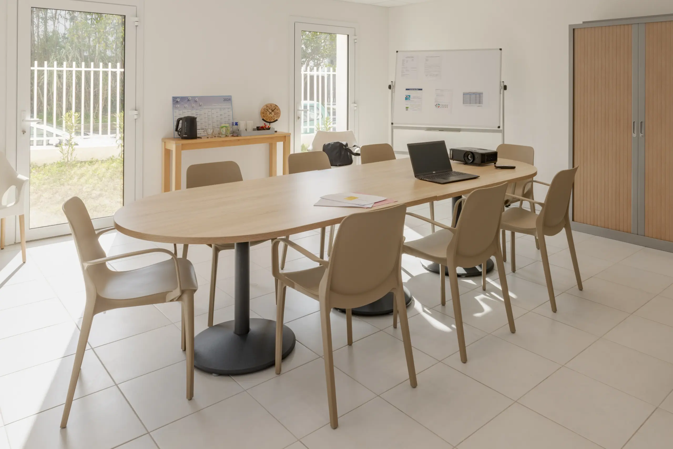 dlm-cr-ations-scinevra-1br-chaise-empilable-polypropyl-ne image 2