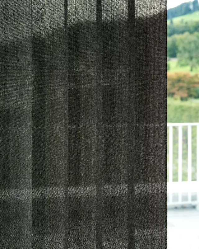 acousticpearls-screlino-store-vertical-tissu-screen-chin image 1