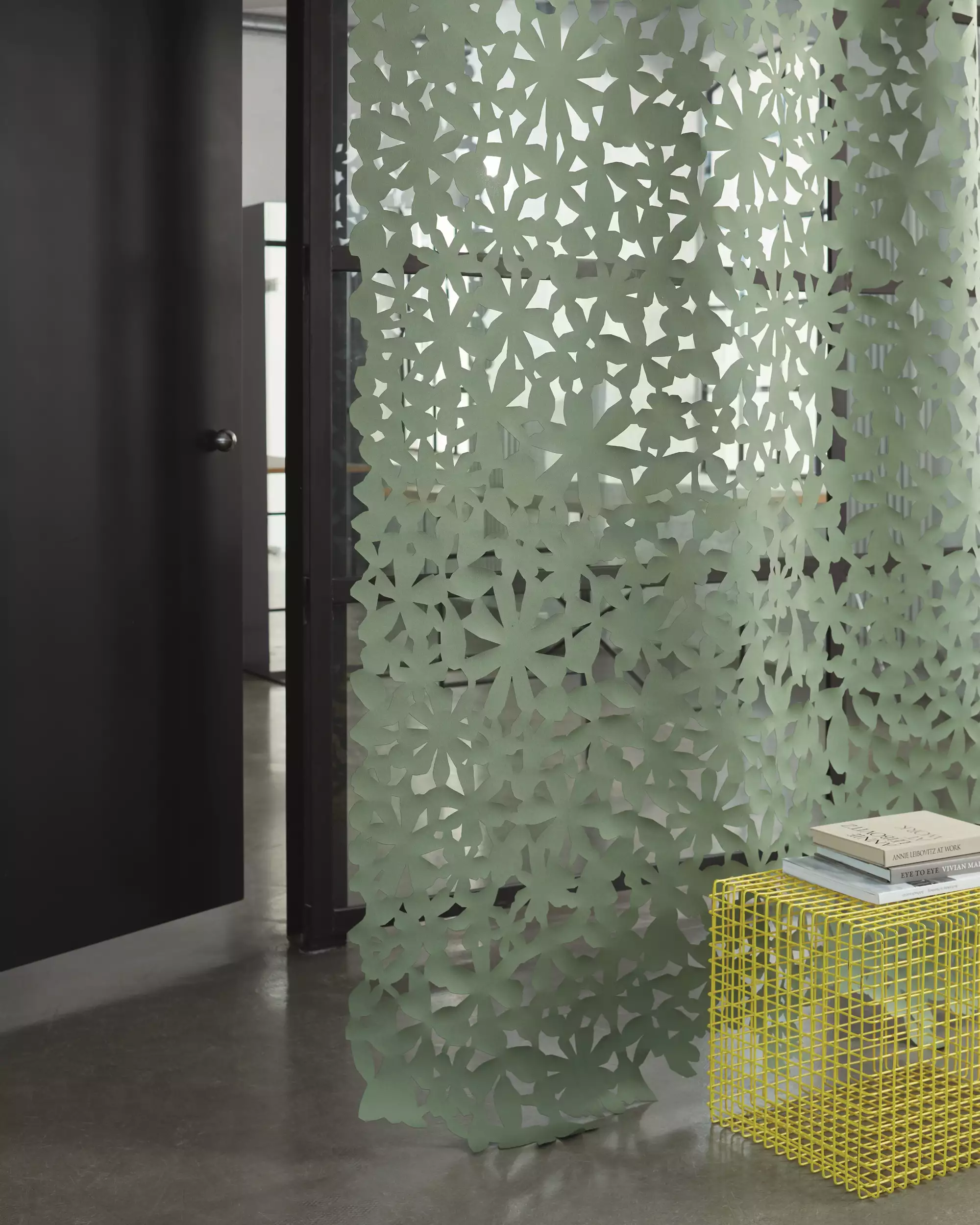 acousticpearls-eden-tissu-rideau-semi-transparent-fleurs-laser image 1