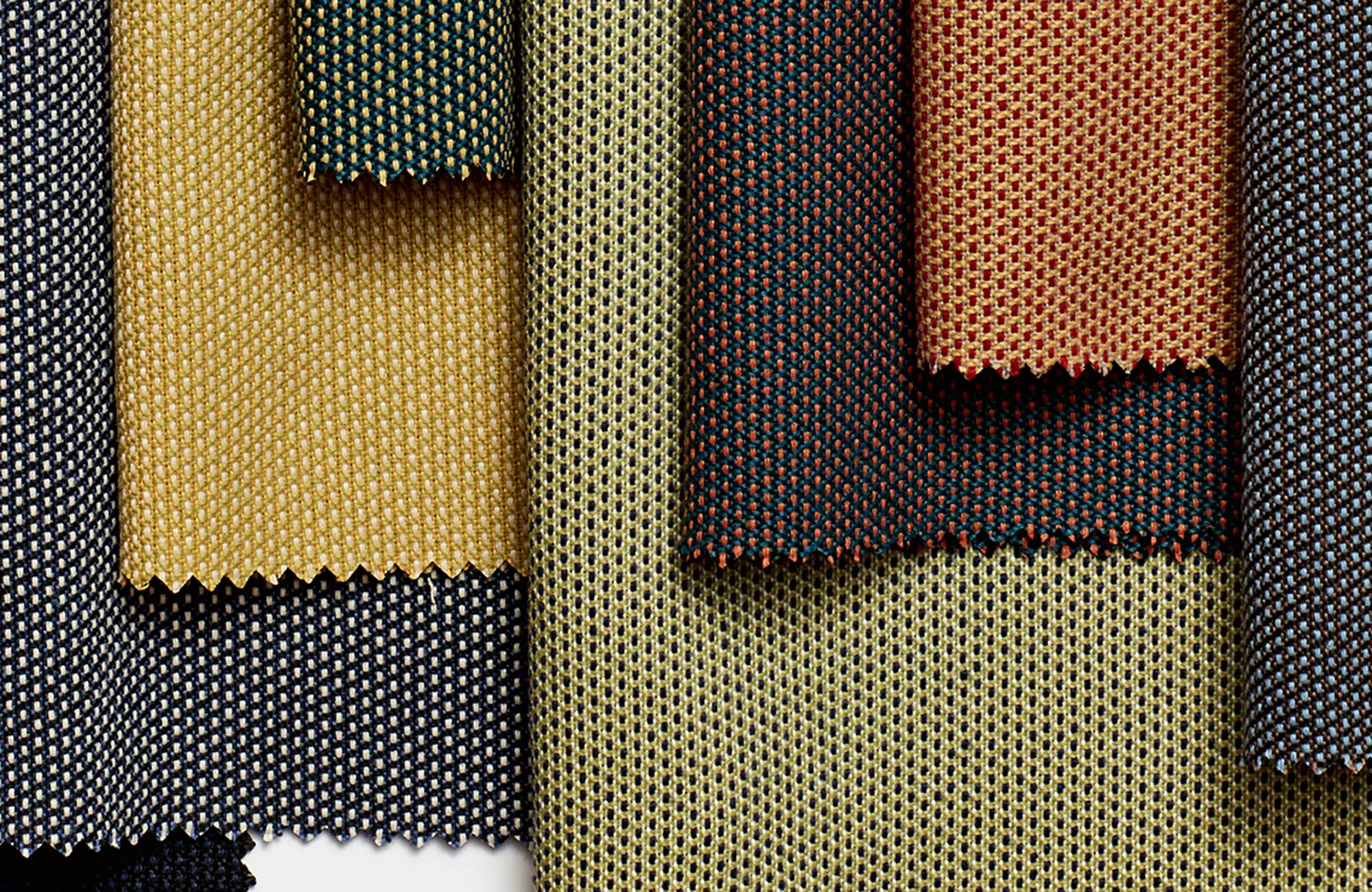 acousticpearls-arik-tissu-fauteuil-trevira-cs-robuste image 3